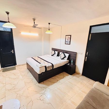 Hauz Khas Villa ニューデリー エクステリア 写真